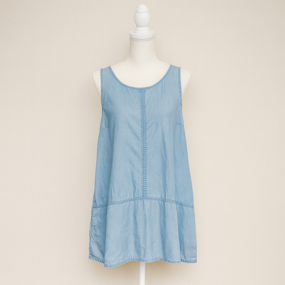 J Jill M Chambray Tank Top Sleeveless Scoop Neck Denim Blouse Travel Minimalist - Picture 1 of 10